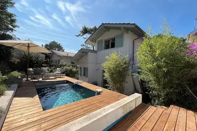 Image de Elégante villa avec piscine