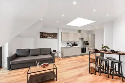 Image de Stylish East Croydon Apartment w/ Balcony & Fast WiFi