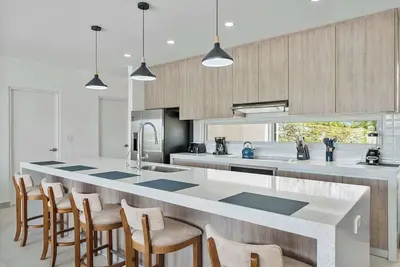 Image de New 5br Villa | Spacious, Stunning Pool & A/C