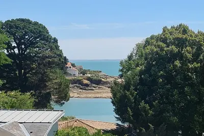 Image de Appartement dernier étage  2 pièces vue Mer latérale avec terrasse / 300 m Plage
