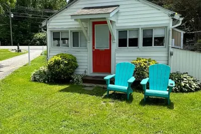 Cottage #1 Lighthouse First Cottage down driveway
