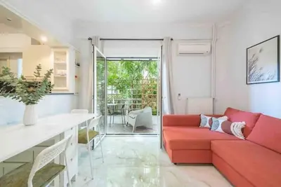 Image de Home in the Alimos Marina