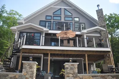 Image de Lakefront, Peaceful, Contemporary