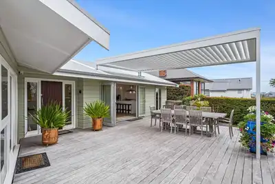 Image de Spacious family home in Meadowbank| by Furnished Rentals