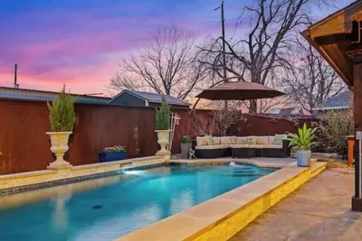 Image de Luxury Getaway with Private Pool in Allen Tx! Outdoor Grill, Indoor Games & WiFi