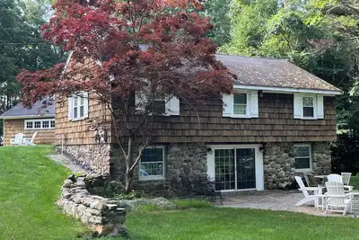 Image de Kennebunk beach house. Four minute walk to Gooches beach and Dock Square!