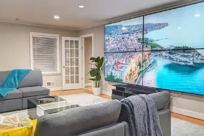 Image de Luxury Movie Theater Home 10 mins to Washington Dc