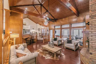 Image de Alvarado Ranch•Pool & Longhorns