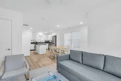 Image de Charming ocean block townhouse