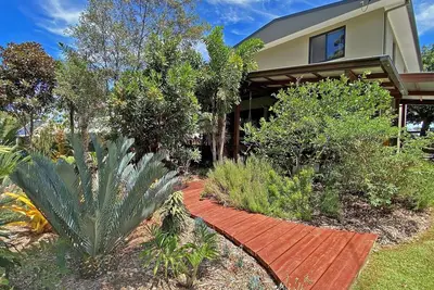 Image de Four Bedroom Home Overlooking the Waters of Moreton Bay