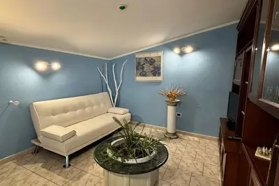 Image de Cozy apartment for singles, couples and families. Large terrace