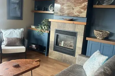 Image de The Moorage; luxury 2 bed/2bath condo on Marina