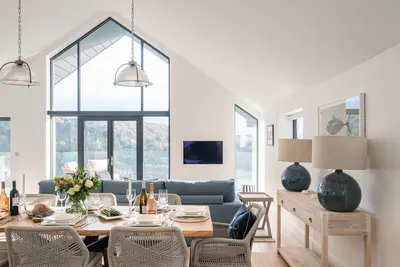 Image de Nautica -  an apartment that sleeps 6 guests  in 3 bedrooms