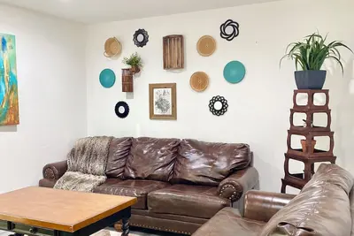 Image de Mojave Desert 3/bed2/bath 2 King size beds full house with WiFi & street parking