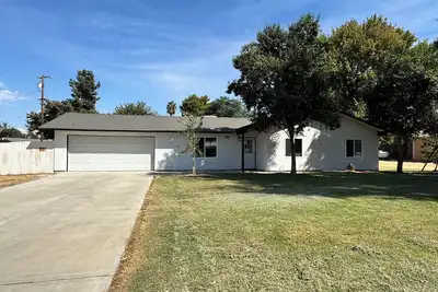 Image de Freshly Remodeled Home in Madera Wine Country