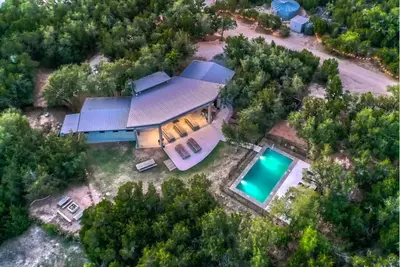 Image de The Liney Moon-Stellar House Sleeps 22 w/ Pool, Firepits, Putting Green, & More!