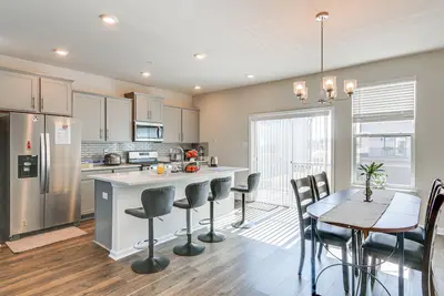 Image de 2 Mi to Dtwn Frederick: Updated Townhome