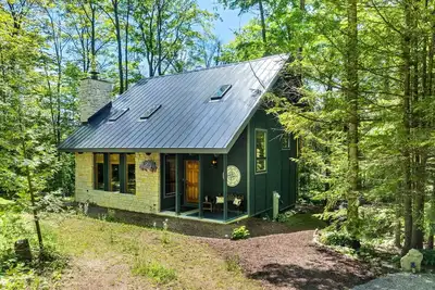 Image de Dragonfly Dell - Quiet, wooded reader's retreat in Ellison Bay.