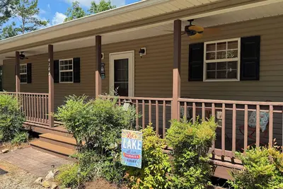 Image de Serene Waterfront Lake Wedowee Home