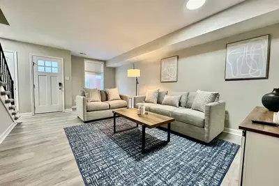 Image de 2 Bed/1. 5 Bath Apartment