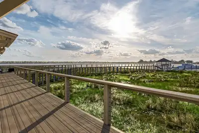 Image de Dock and Dwell at the Winyah Bay Club, Pool, Outdoor Lounge/Grill and Boat Slip included!