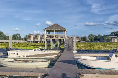 Image de Dock and Dwell at the Winyah Bay Club, Pool, Outdoor Lounge/Grill and Boat Slip included!