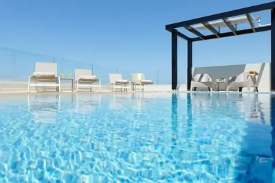 Beach Sand Villa 1 - Beachfront Roof Pool Seaviews