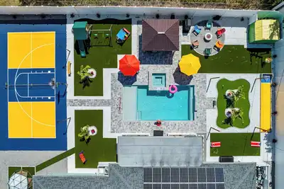 Image de Family Getaway + Heated Pool + Hot Tub + Mini Golf + Pickleball + Fire Pit