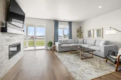 Image de Charming New 3-bedroom house with Pool/Playground Near Grocery and Restaurants