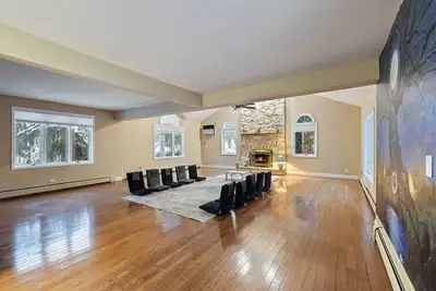 Image de Spacious 6br Retreat w/ Ballroom, Fire Pit & Huge Yard!