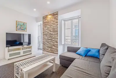 Image de Appartement 'Beautiful Azulejos A Quiet Street' avec balcon et Wi-Fi