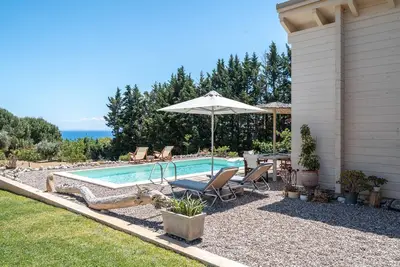 Image de Villa 'Driftwood' avec vue sur la mer, Wi-Fi et climatisation