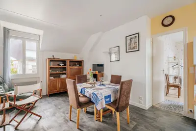 Appartement 'Cancale Centre-ville - Mer' avec Wi-Fi et parking privé