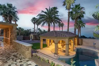 Image de Vegas Family Escape w/ Pool, Free Spa Heat, Gym, & Game Room, Fun-Filled Villa!