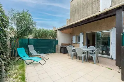 Image de Retraite paisible avec piscine