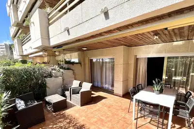 Image de Appartement au rez-de-chaussée avec accès direct à la plage!