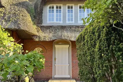 Image de Haus Kliff - Exclusive 5 star thatched house for 5 pers. with sauna, fireplace,