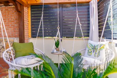 Image de Appartement de deux chambres avec la terrasse Vir (A-24090-c)