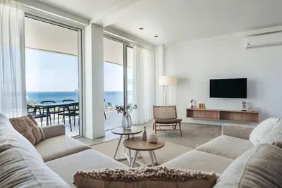 Image de Oceanfront 3br Penthouse One Mambo 39 by Bocobay