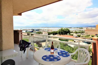 Image de 2056 Rocmar 7 3-C, Excelente Situacion Frente Al Puerto Pesquero Y Con Vista A La Bahia. Gran Terraza. Gran Parking PÚBLICO Delante.