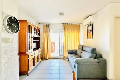 Image de 2179 Rocmar 7 4-B, Excelente Situacion Frente Al Puerto Pesquero Y Con Vista A La Bahia. Gran Terraza. Gran Parking PÚBLICO Delante.