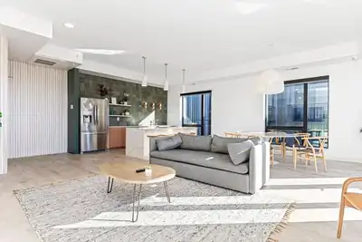 Image de Uptown Apartment| Lake View  Near Mill City Museum