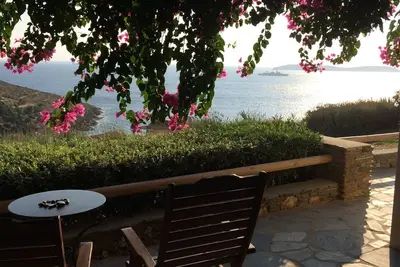 Image de Serene Escape in Andros: Stunning Sea Views Await You!