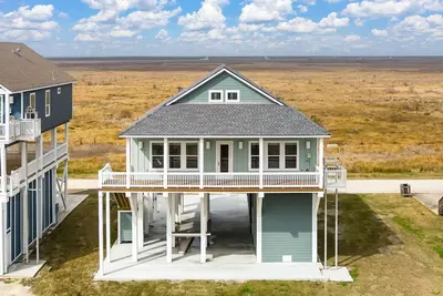 Fins & Feathers! Ocean view and just so pretty!