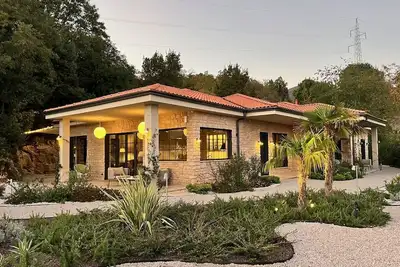 Image de Villa St. Hedonist - Superbe villa avec vue sur la mer avec piscine privée et section pour enfants peu profonde