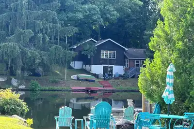 Image de Waterfront cottage on quiet lake with private beach