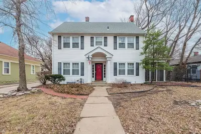 Image de Colonial gem in College Hill. Spacious 4-bed 2 bath house in Wichita