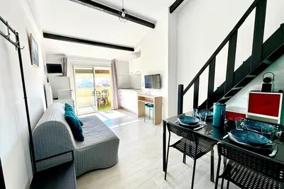 Image de Studio Mezzanine lumineux 250m de la plage avec Terrasse
