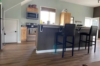 Image de Private apartment on horse farm with community amenities available.