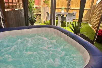 Image de Appartement-Romantique-Salle de bain privée-Vue sur Jardin